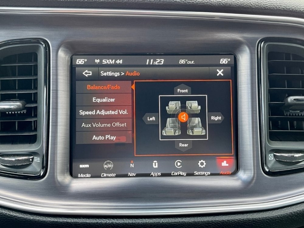 Dodge Charger upgrade radio 8.4-inch touchscreen