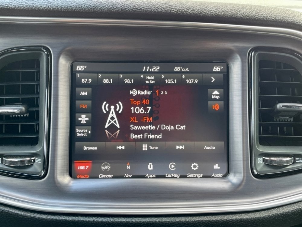 Dodge Charger upgrade radio 8.4-inch touchscreen