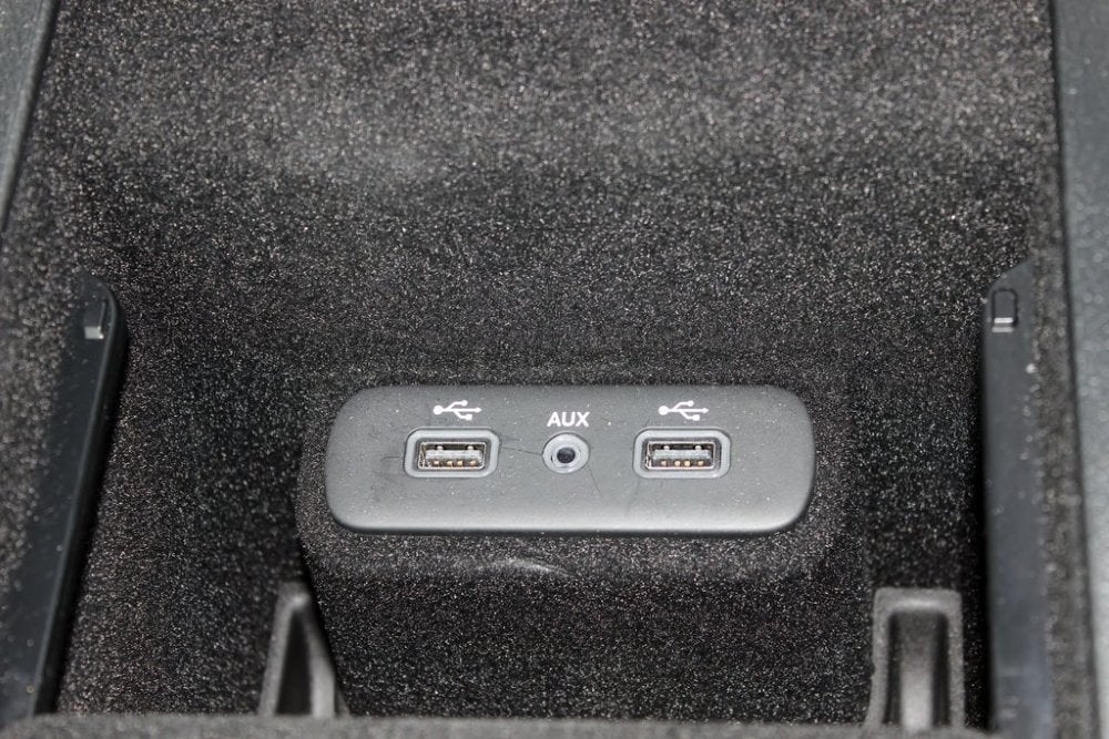 2015-2023 Dodge Challenger Uconnect 4™ UAQ 4C NAV 8.4" Display with Apple CarPlay™ I Android Auto™