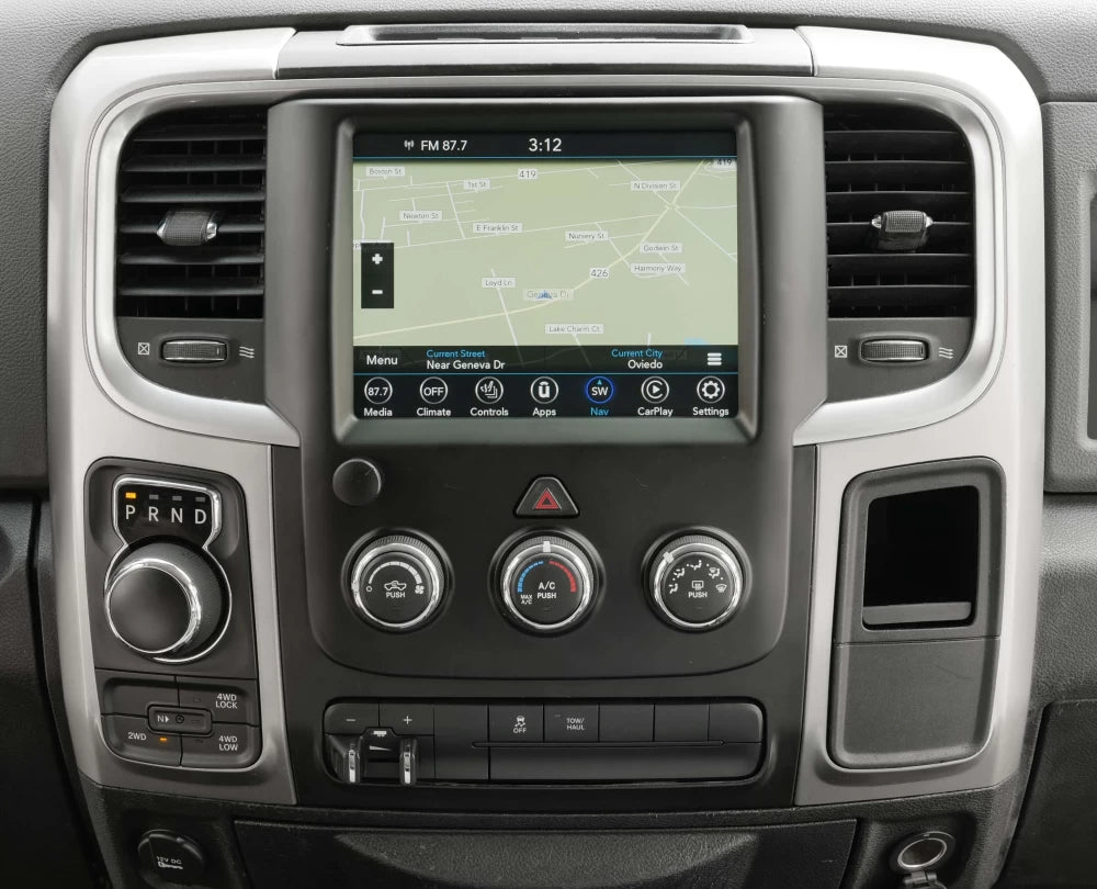 13-18 Ram 15-3500 8.4-inch NAV UConnect Apple &amp; Android