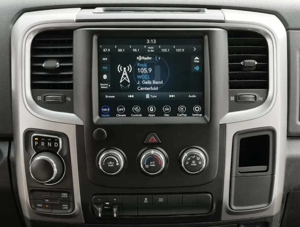 13-18 Ram 15-3500 8.4-inch UConnect Apple &amp; Android