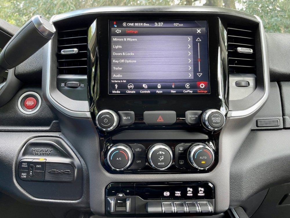 2019-2021 Ram 1500 Uconnect 4™ UAV 4C NAV 8.4" Display with Apple CarPlay™ I Android Auto™
