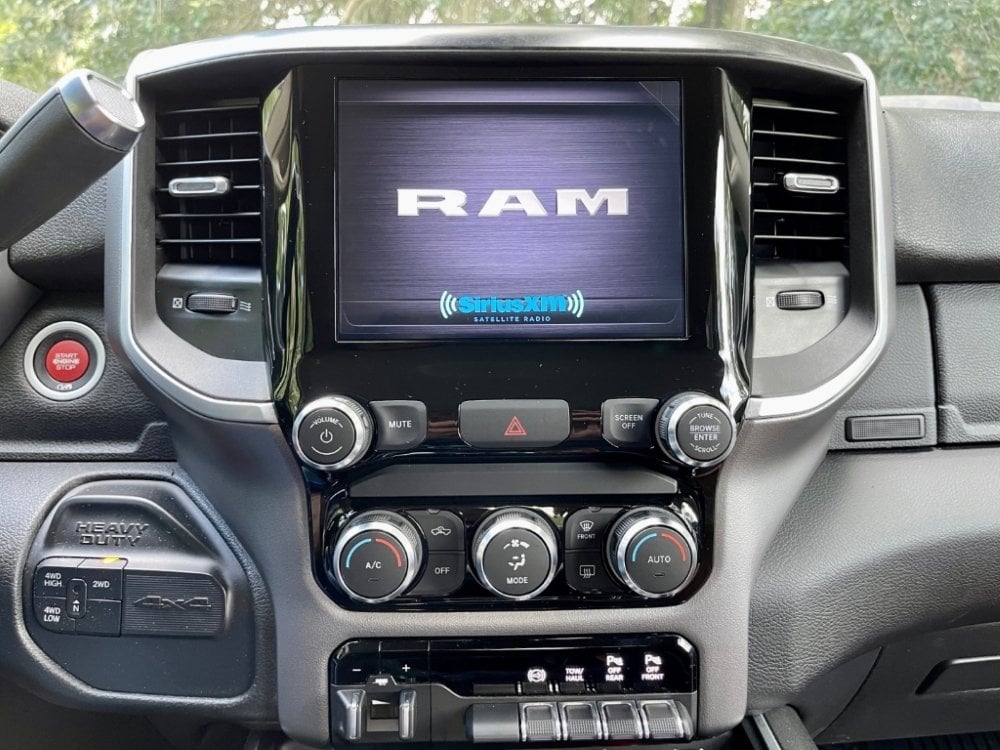 2019-2021 Ram 1500 Uconnect 4™ UAV 4C NAV 8.4" Display with Apple CarPlay™ I Android Auto™