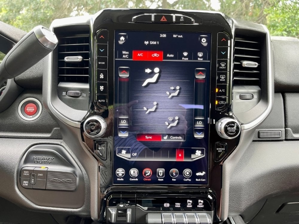2019-2022 Ram 1500 Uconnect 4™ UAX 4C NAV 12" Display with Apple CarPlay™ I Android Auto™