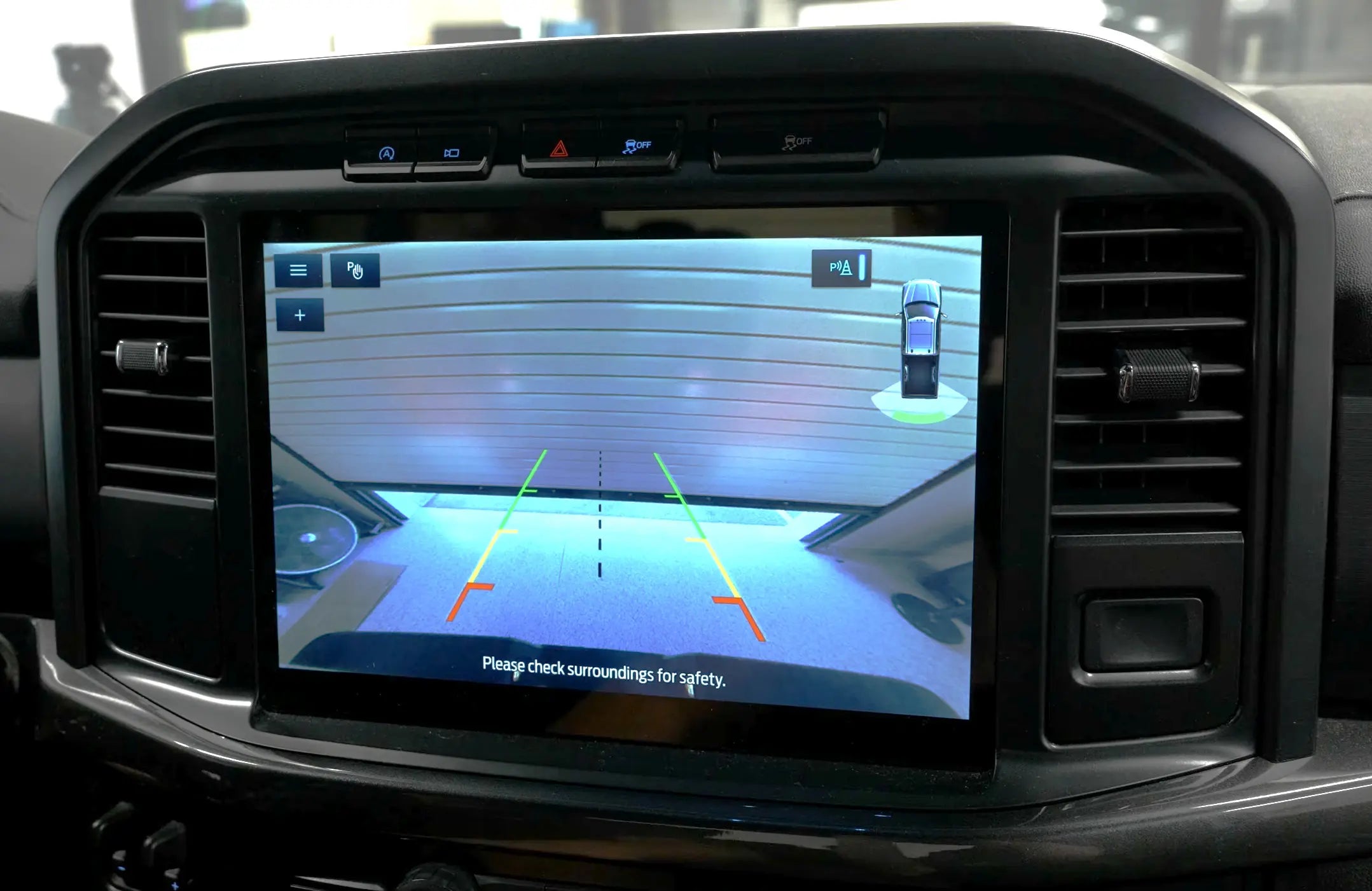 2021_FordF-150_SuperDutyAnalogtoDigitalRearViewCameraConversionUpgradeinuse