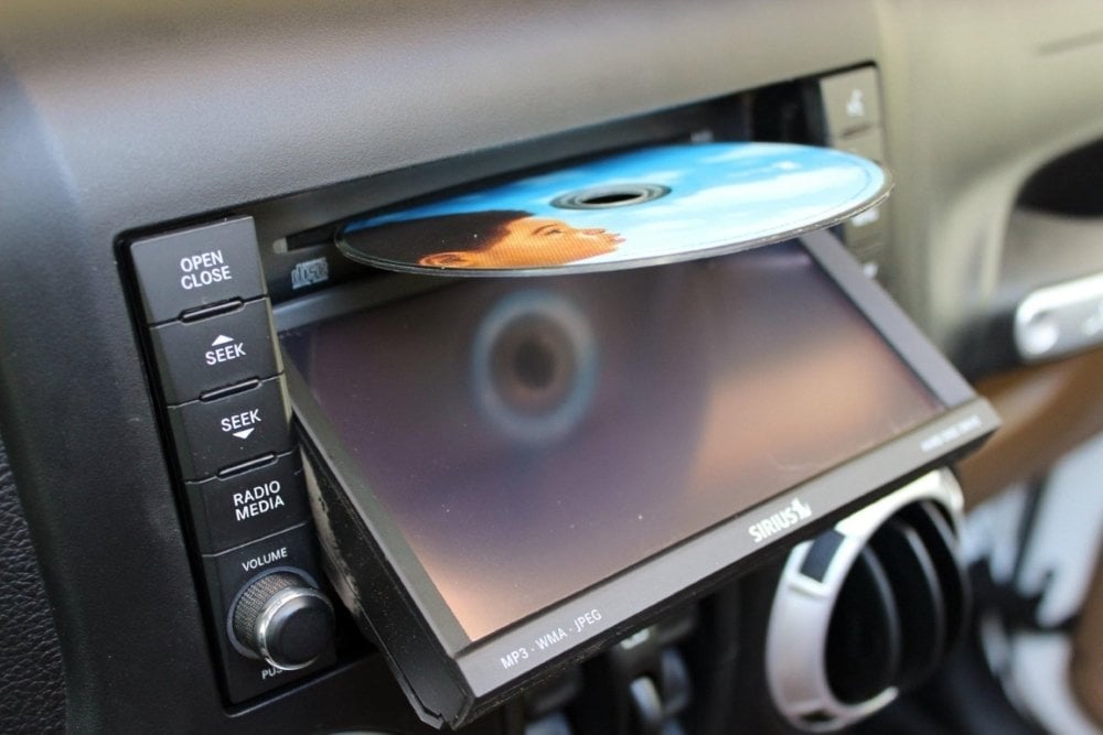 2011-2018 Jeep Wrangler JK Uconnect 2™ RHR 730N MyGIG 6.5" Display with Navteq™ GPS Navigation