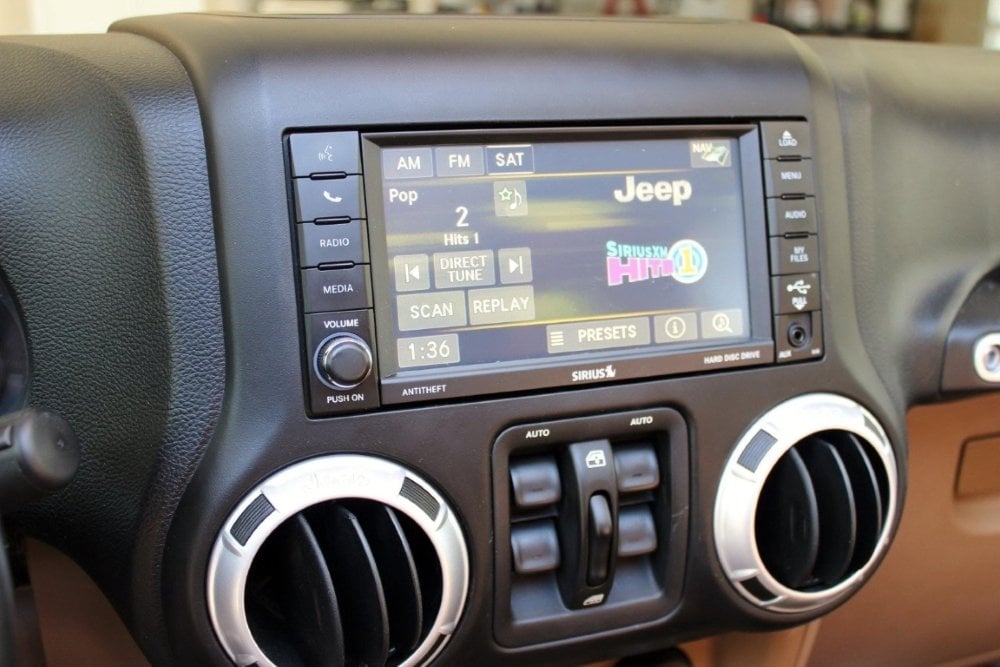 2011-2018 Jeep Wrangler JK Uconnect 2™ RHB 430N MyGIG 6.5" Display with Garmin™ GPS Navigation