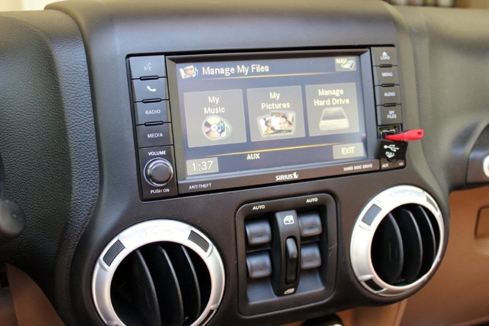 2011-2018 Jeep Wrangler JK Uconnect 2™ RHB 430N MyGIG 6.5" Display with Garmin™ GPS Navigation