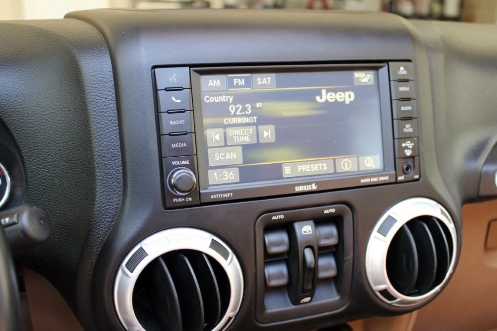 2011-2018 Jeep Wrangler JK Uconnect 2™ RHB 430N MyGIG 6.5" Display with Garmin™ GPS Navigation