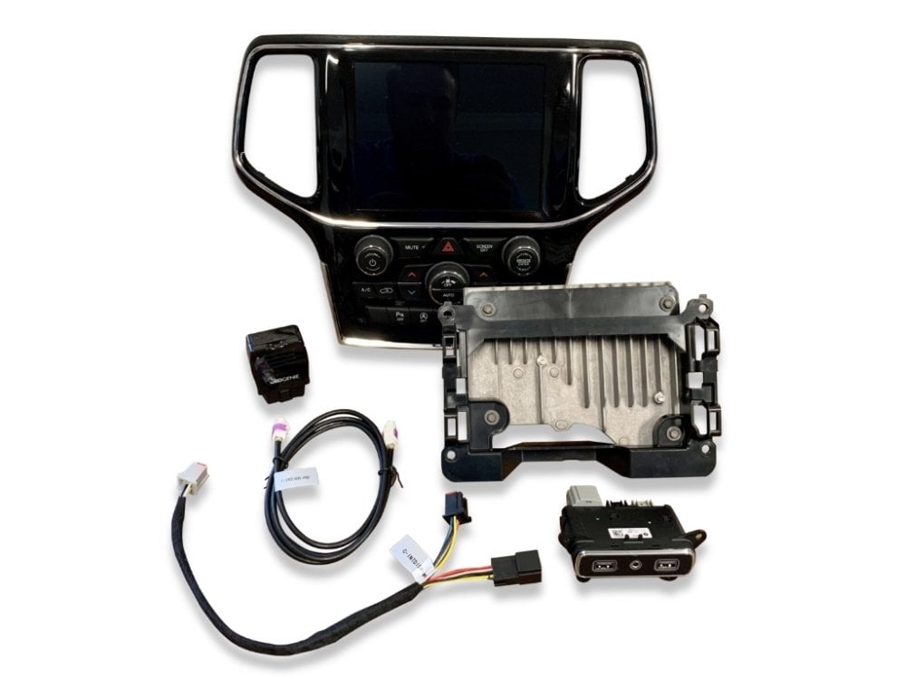 Jeep Grand Cherokee UAV Apple CarPlay &amp; Android Auto