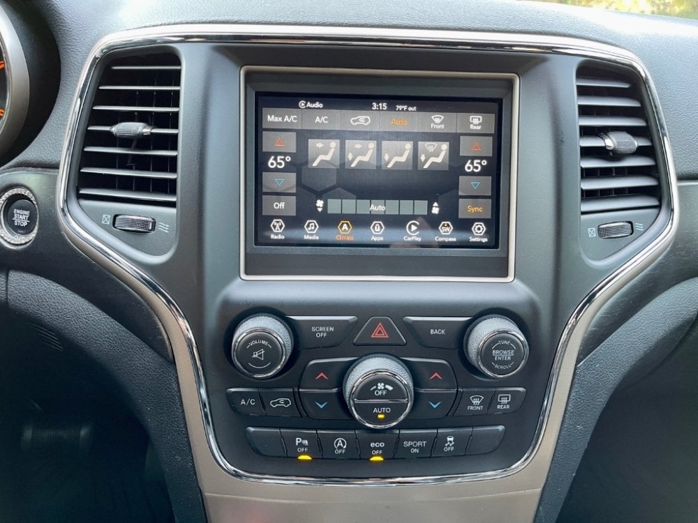 2014-2017 Jeep Grand Cherokee WK UConnect 4™ UAG 7" Display with Apple CarPlay™ I Android Auto™