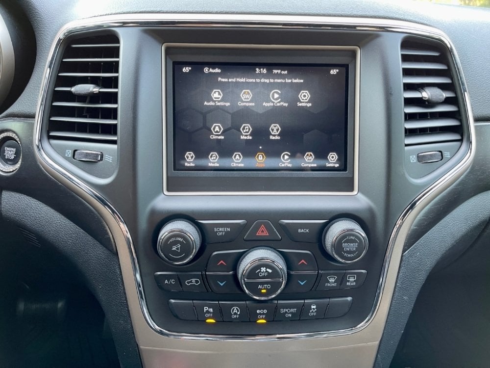 2014-2017 Jeep Grand Cherokee WK UConnect 4™ UAG 7" Display with Apple CarPlay™ I Android Auto™