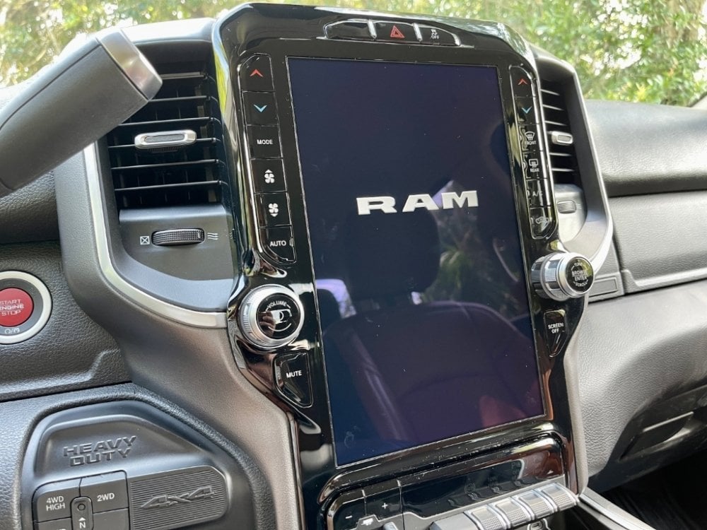 2019-2022 Ram 2500HD 3500HD Uconnect 4™ UAX 4C NAV 12" Display with Apple CarPlay™ I Android Auto™