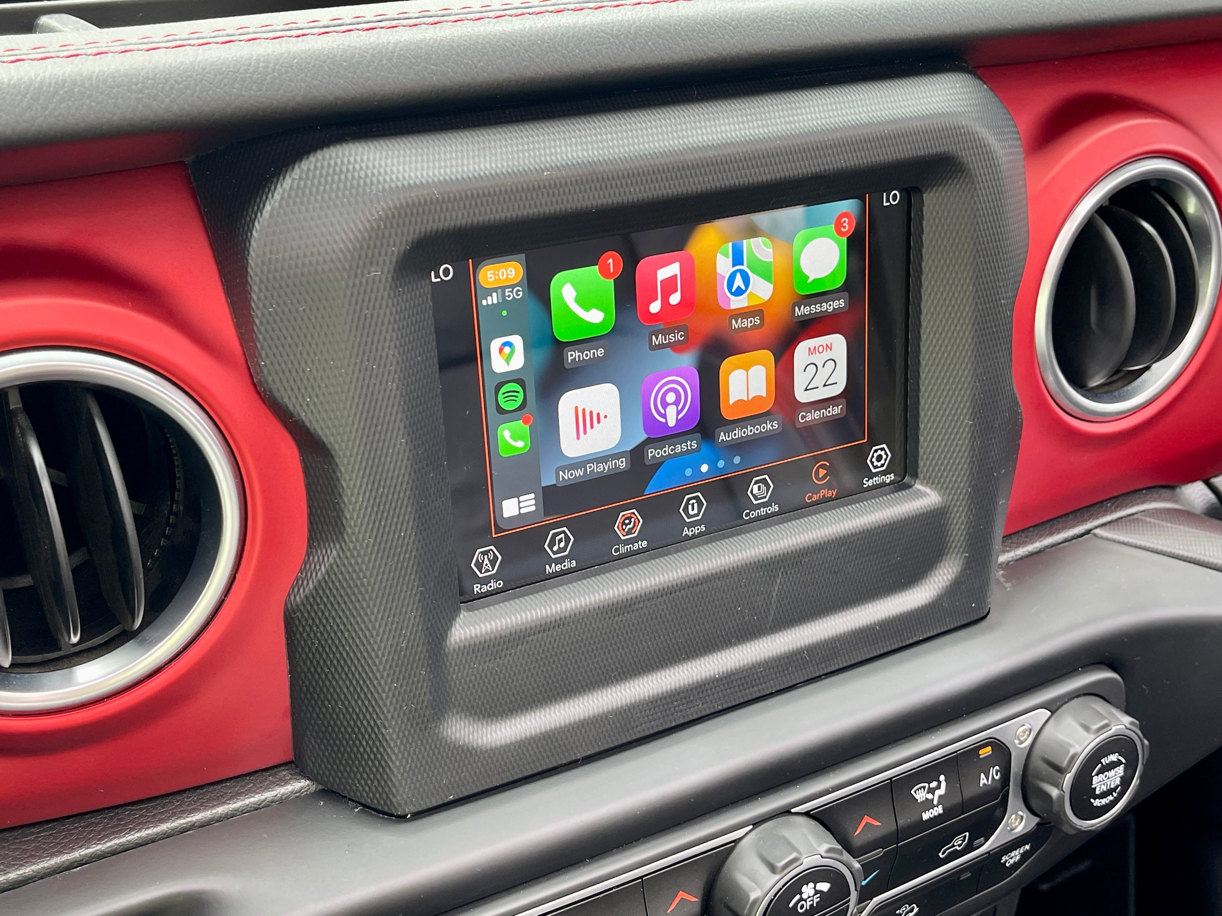 2018-2023 Jeep Wrangler JL UAG Uconnect 4 with 7-inch Display with Apple CarPlay and Android Auto Radio Upgrade