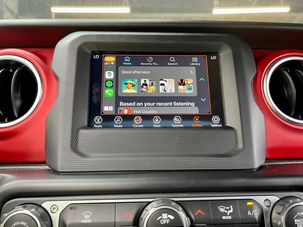 2018-2023 Jeep Wrangler JL Uconnect 4™ UAG 7" Display with Apple CarPlay™ I Android Auto™