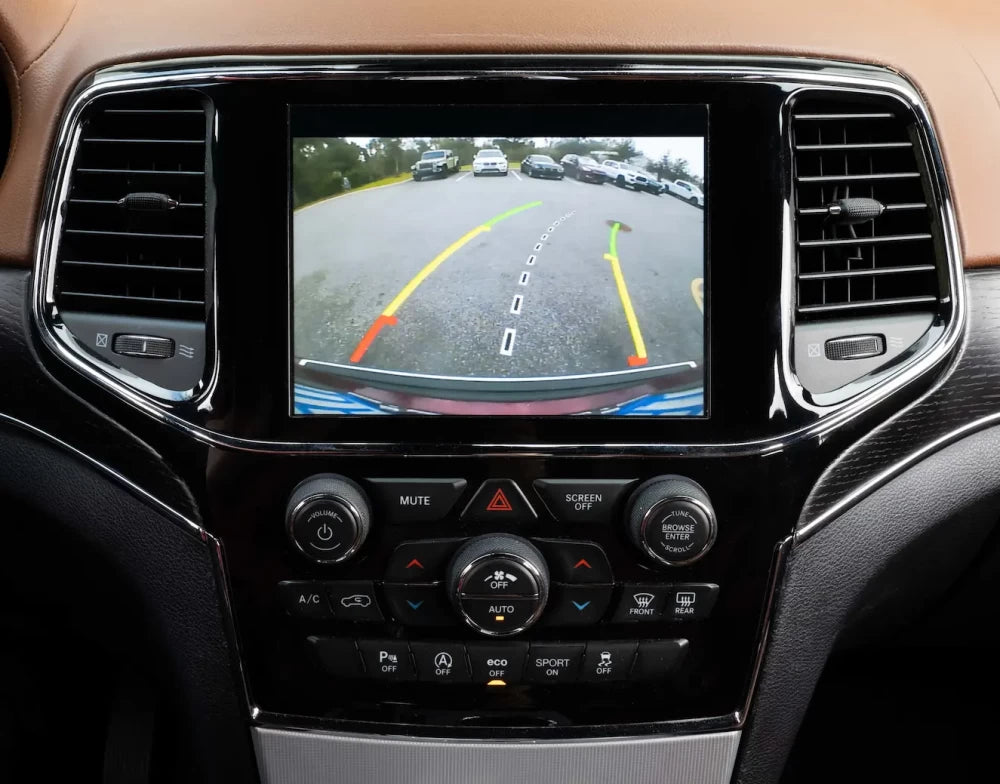 Jeep-Grand-Cherokee-8.4-inch-Touchscreen-Uconnect-5-UBN-TomTom-GPS-Navigation-Wireless-Apple-CarPlay-Android-Auto backup camera
