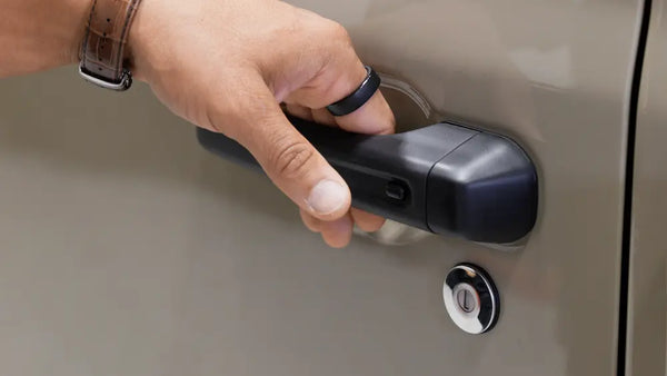 Jeep Passive Entry Handle in use