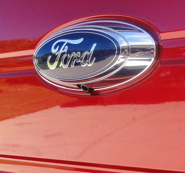 Plug &amp; Play Replacement Emblem Camera For 2009-16 Super Duty-Emblem and Housing included