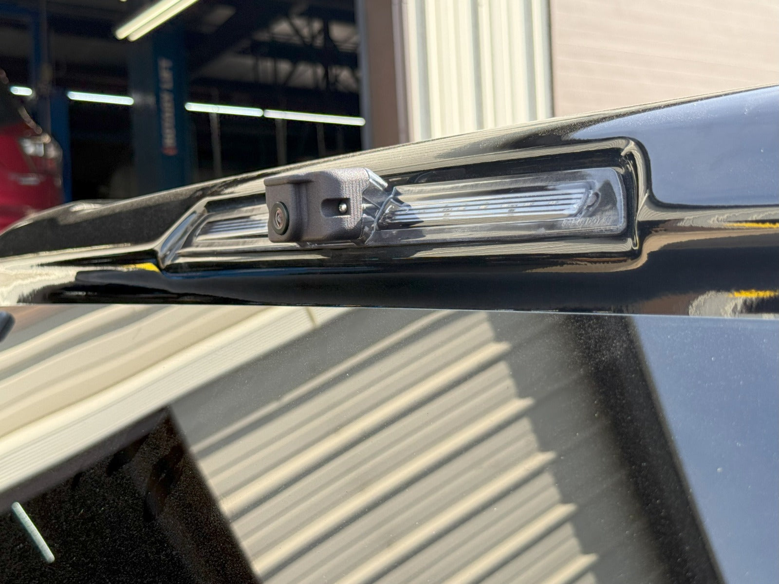 Factory digital mirror camera relocation kit for 2021-25 RAM HD, LEER Topper-Camera built in